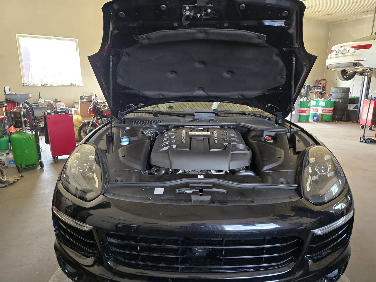 Silnik Porsche podczas diagnostyki
