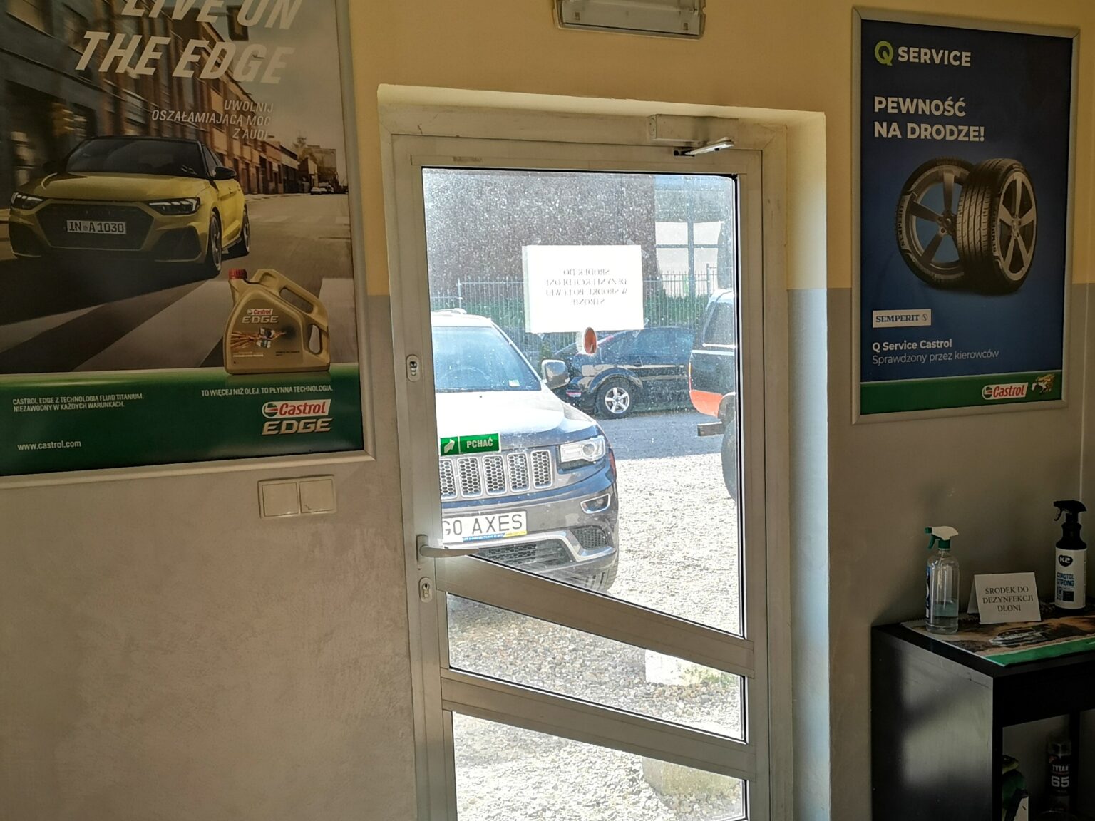 Wejście do biura Auto Serwis Janczyk